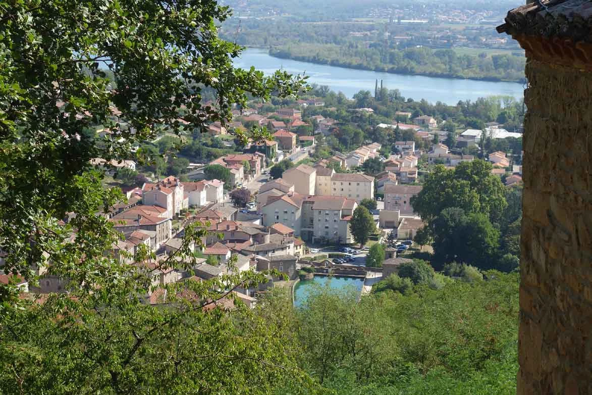 Chemins de Compostelle : Condrieu - Le Puy en Velay - Photo 1