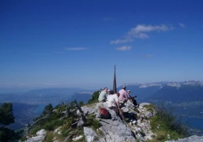 Escapade sur les Sommets du Lac d'Annecy en Liberté - Photo 1