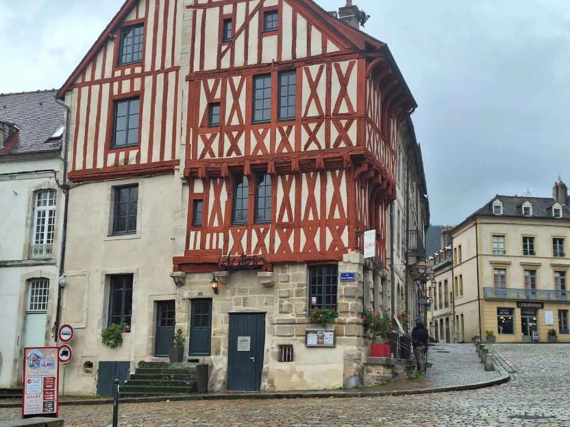 Chemins de Compostelle : Autun - Cluny - Massif Central