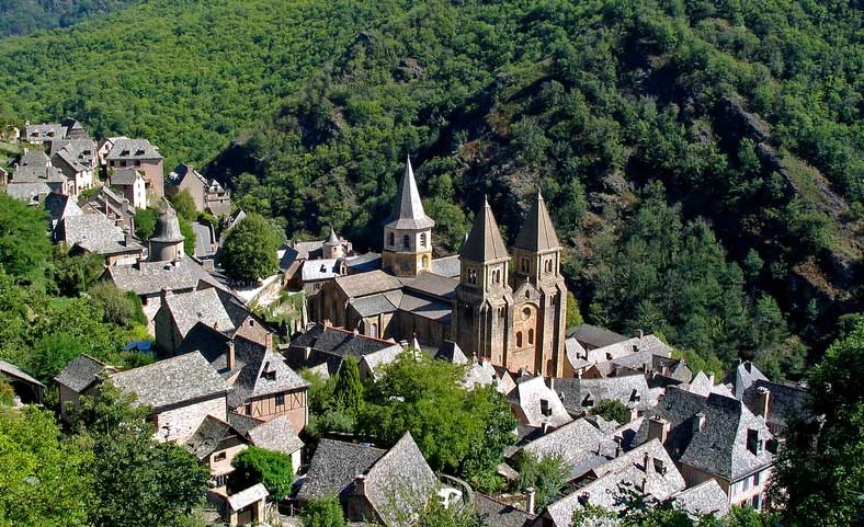 Chemins de Compostelle : Nasbinals - Conques - Massif Central