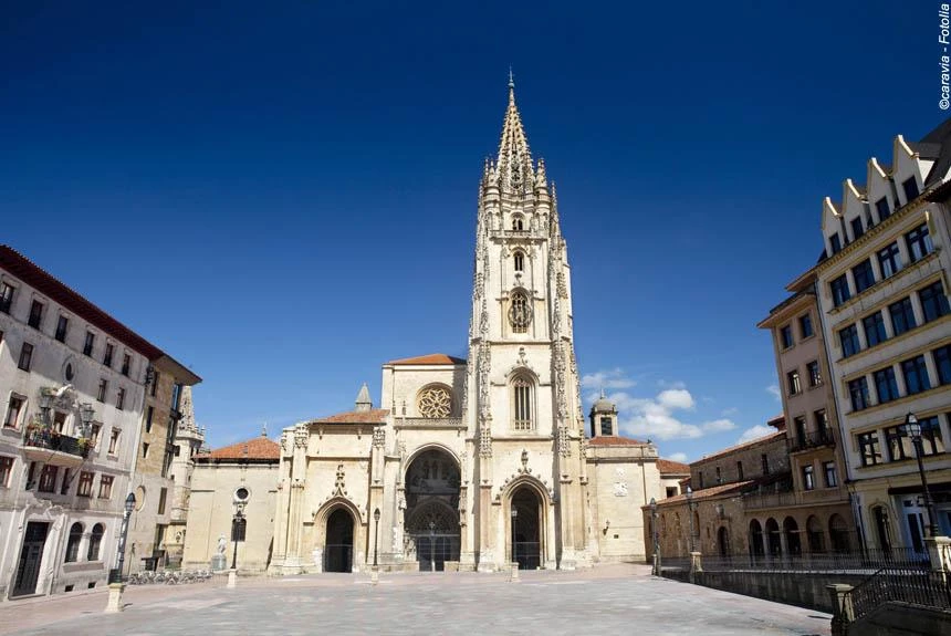Chemins de Compostelle : Santillana del Mar - Oviedo - 
